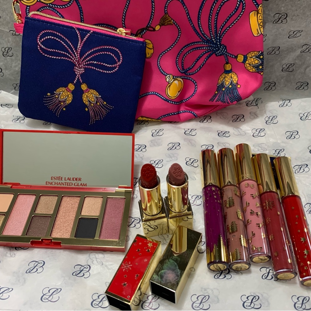 Estée Lauder 7 pure color lipsticks, one - 9 shadow pallet and bag set. All new